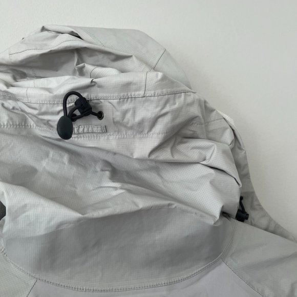 Patagonia Waterproof Shell - Picture 11 of 12